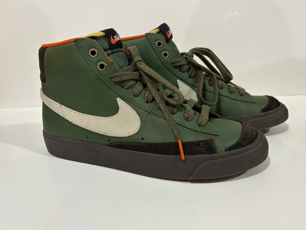 Nike Blazer Mid 77 Men’s Size 9 Green & Cream & Black High Top Sneakers